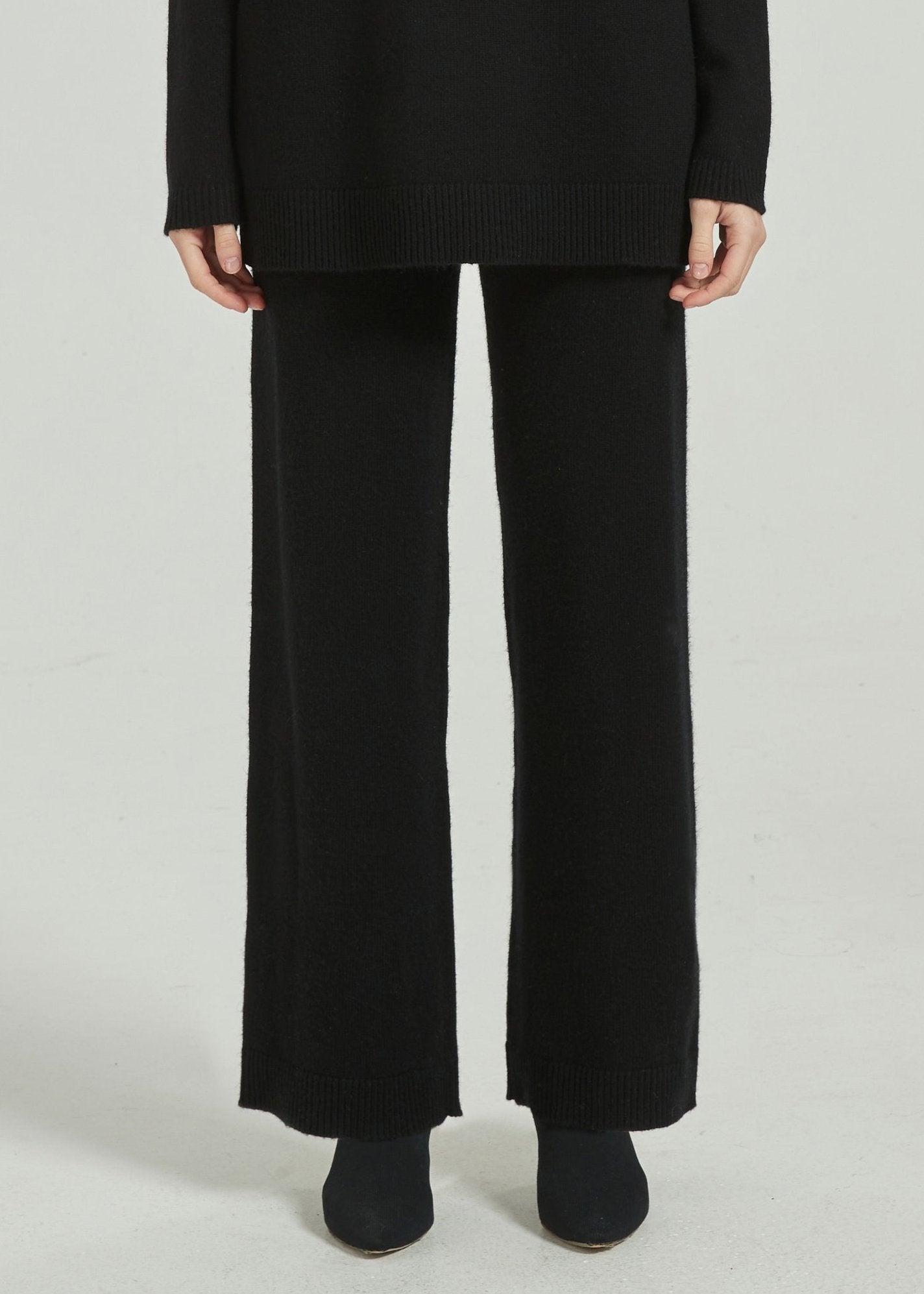 Elandra Knit Pants - Black - AMARIAH