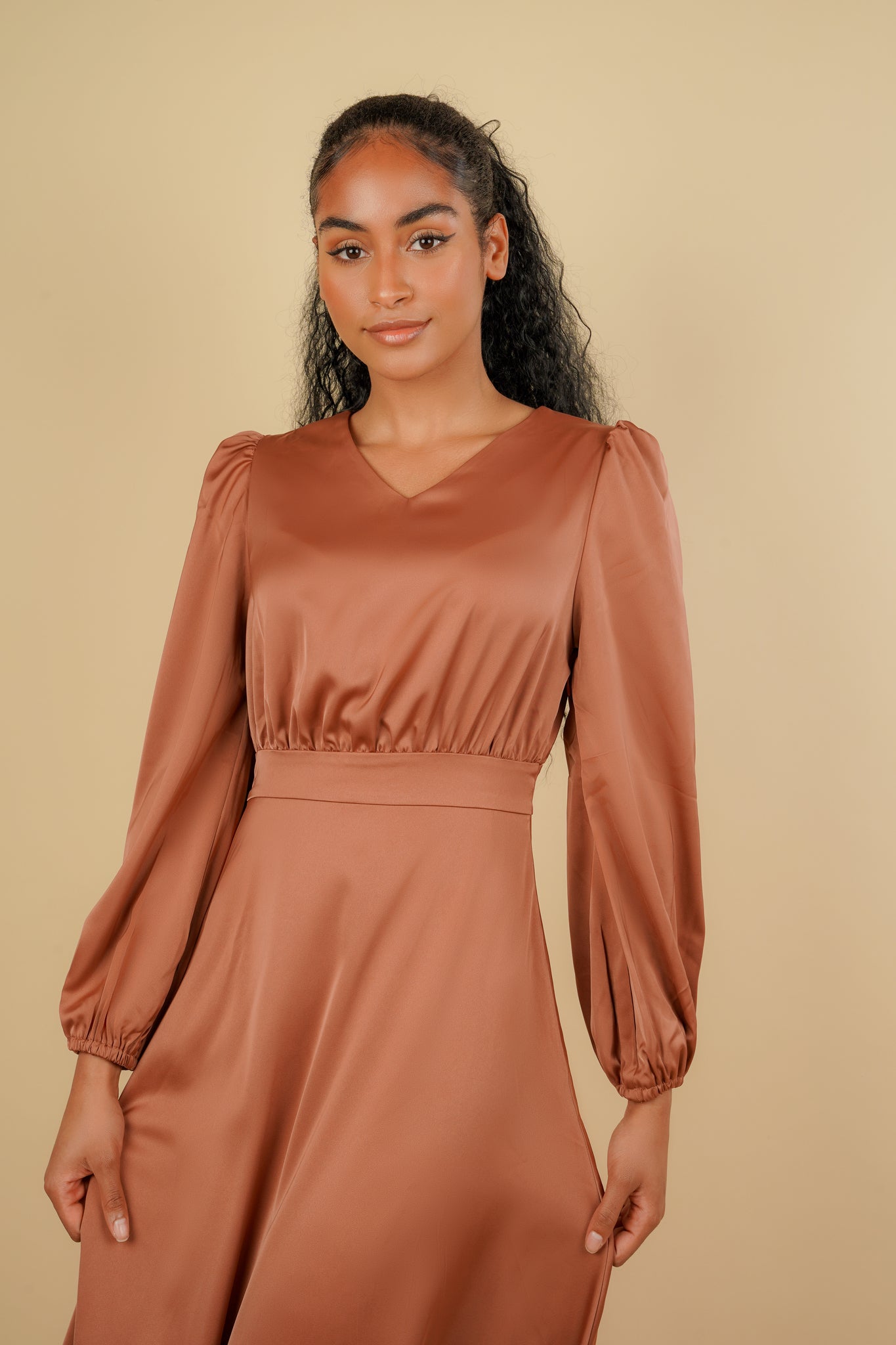 Inayah V-Neck Maxi Dress - Coffee - AMARIAH